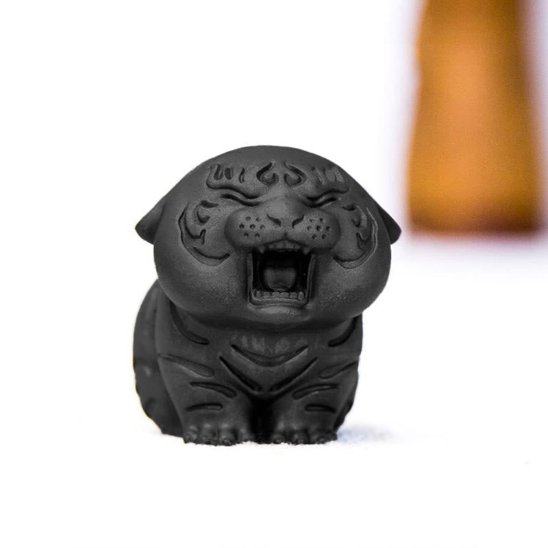 Nimara Ritual Mini Cute Tiger Iron Powder Rust Cast Resin Statue Home Decoration