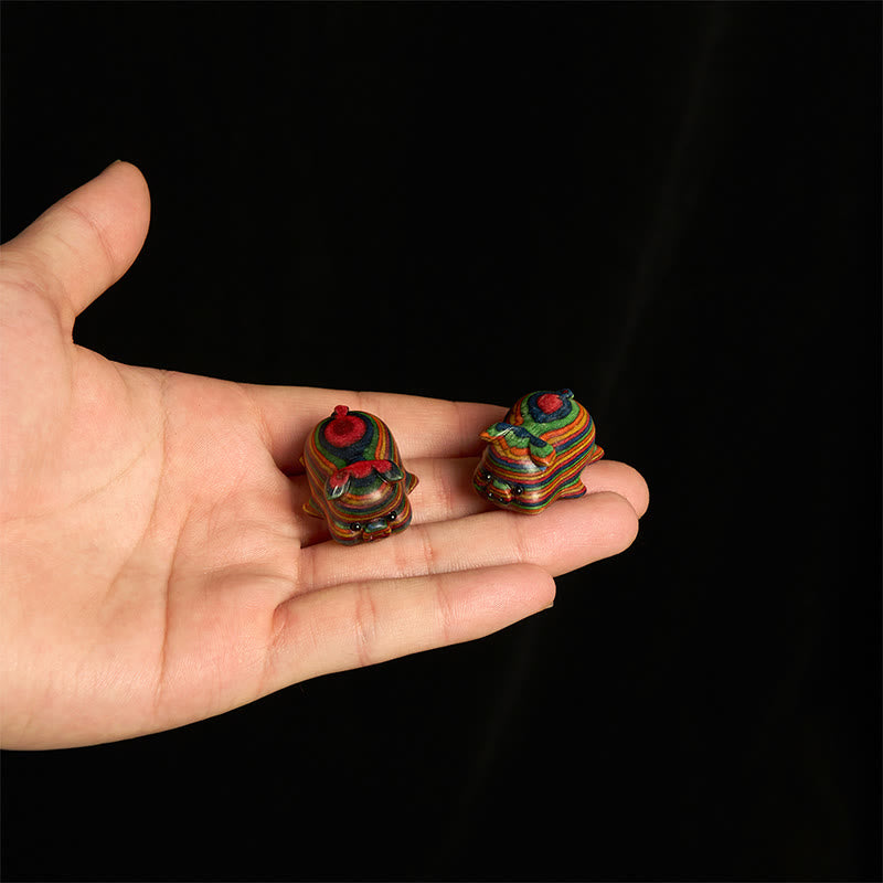 Nimara Ritual 2Pcs Mini Rainbow Eucalyptus Pig Carved Positive Decoration