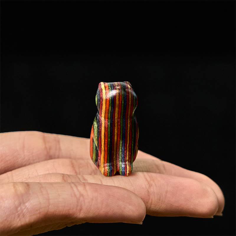Nimara Ritual 2Pcs Mini Rainbow Eucalyptus Sitting Cat Carved Reduce Stress Decoration