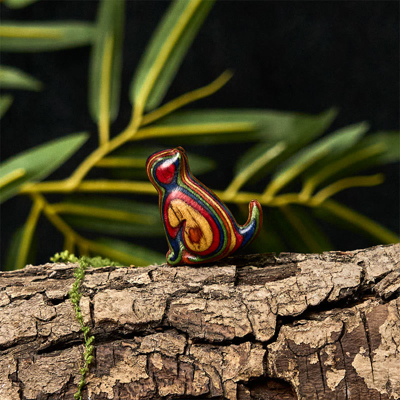 Nimara Ritual 2Pcs Mini Rainbow Eucalyptus Sitting Cat Carved Reduce Stress Decoration