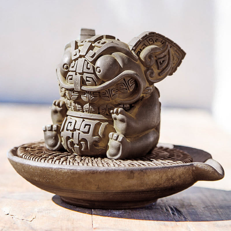Nimara Ritual Handmade Gold Swallowing Beast Iron Powder Rust Cast Resin Statue Home Decoration