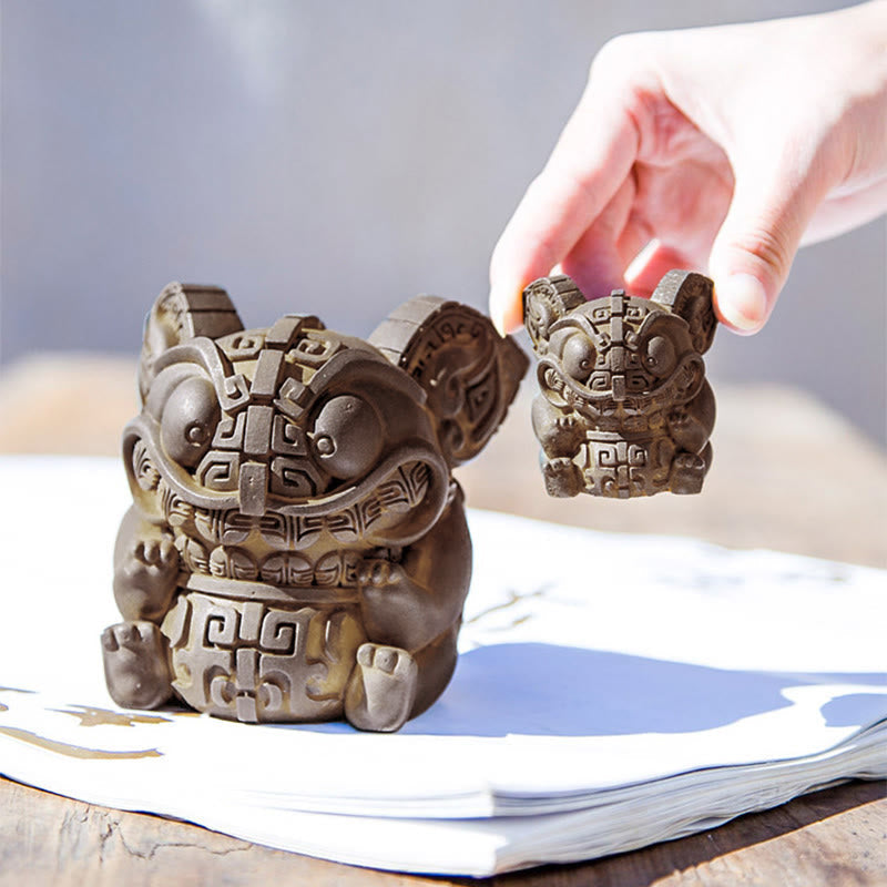 Nimara Ritual Handmade Gold Swallowing Beast Iron Powder Rust Cast Resin Statue Home Decoration