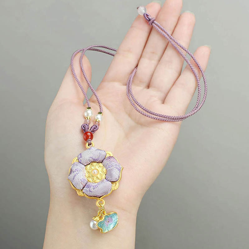 Nimara Ritual Song Brocade Four-Leaf Clover Luck Necklace