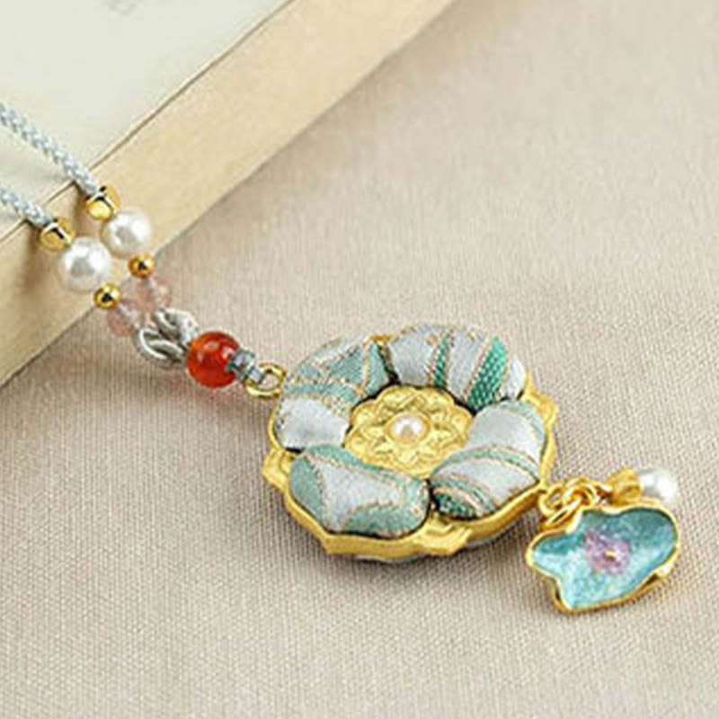 Nimara Ritual Song Brocade Four-Leaf Clover Luck Necklace