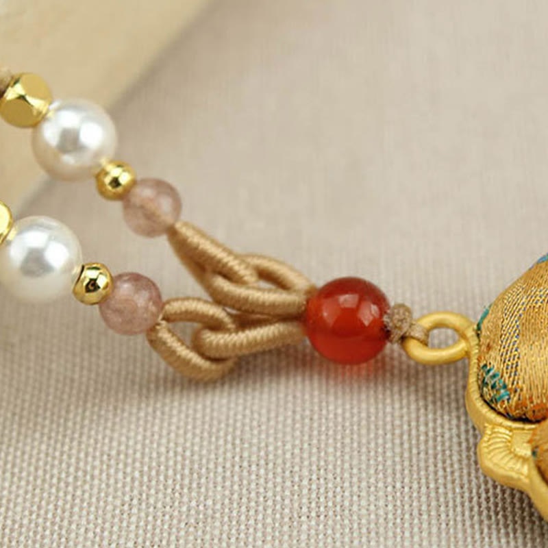 Nimara Ritual Song Brocade Four-Leaf Clover Luck Necklace