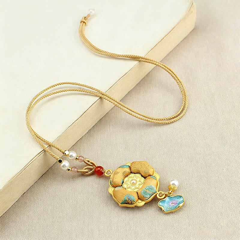 Nimara Ritual Song Brocade Four-Leaf Clover Luck Necklace