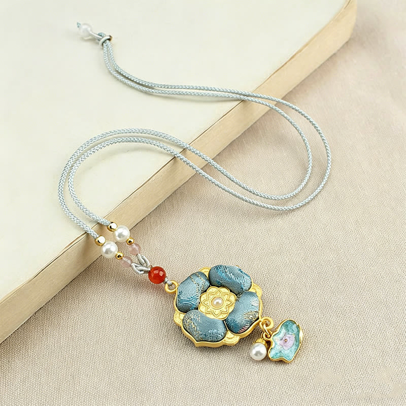 Nimara Ritual Song Brocade Four-Leaf Clover Luck Necklace