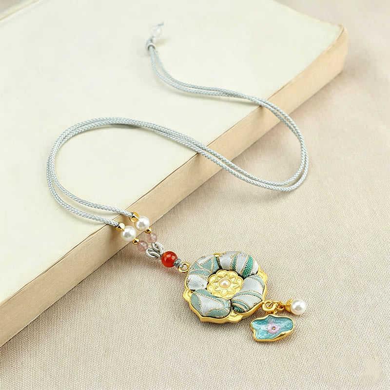 Nimara Ritual Song Brocade Four-Leaf Clover Luck Necklace