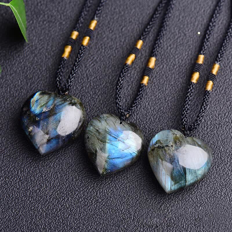 Nimara Ritual Labradorite Love Heart Support Necklace Pendant