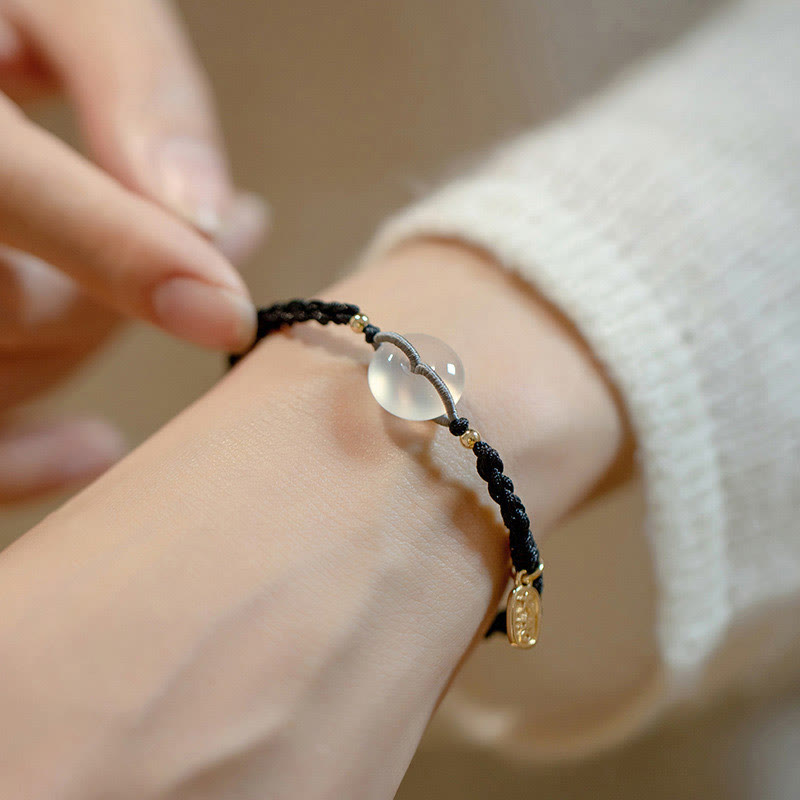 Nimara Ritual Chalcedony Round Peace Buckle Positive String Bracelet