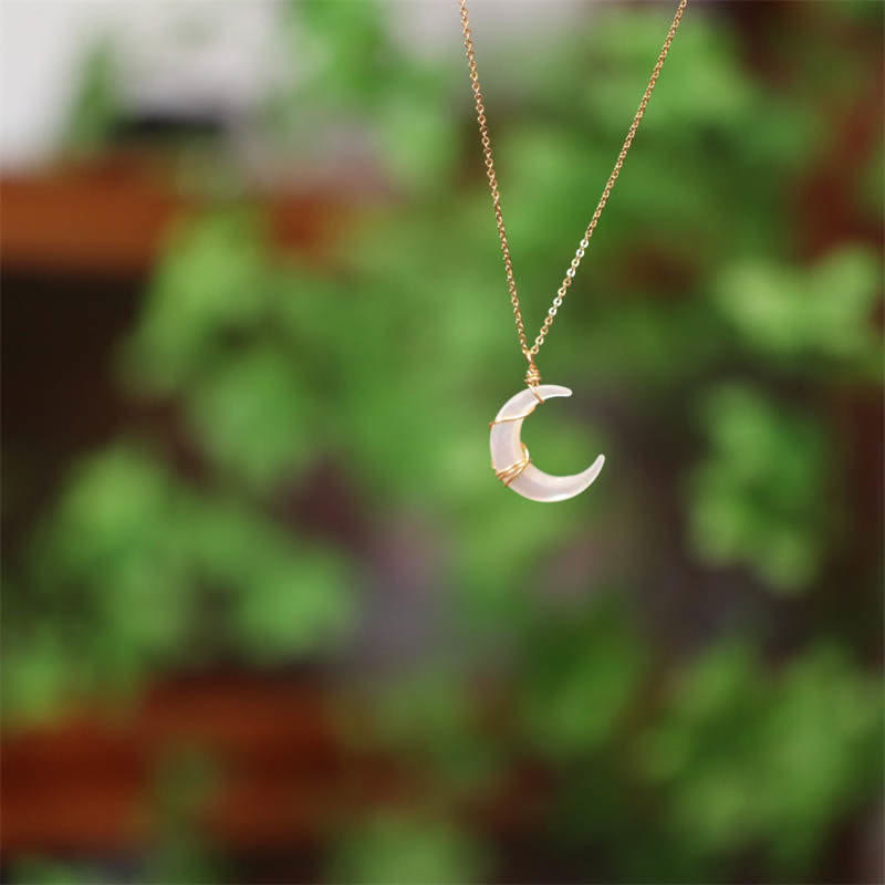 Nimara Ritual Natural Tridacna Stone Crescent Moon Blessing Necklace Pendant