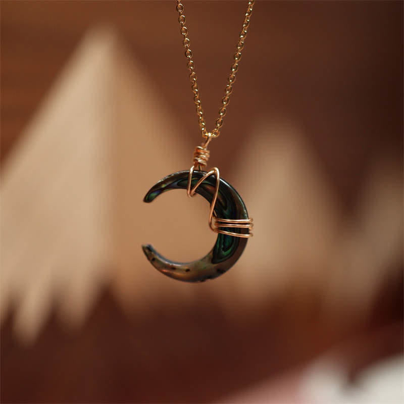 Nimara Ritual Natural Tridacna Stone Crescent Moon Blessing Necklace Pendant