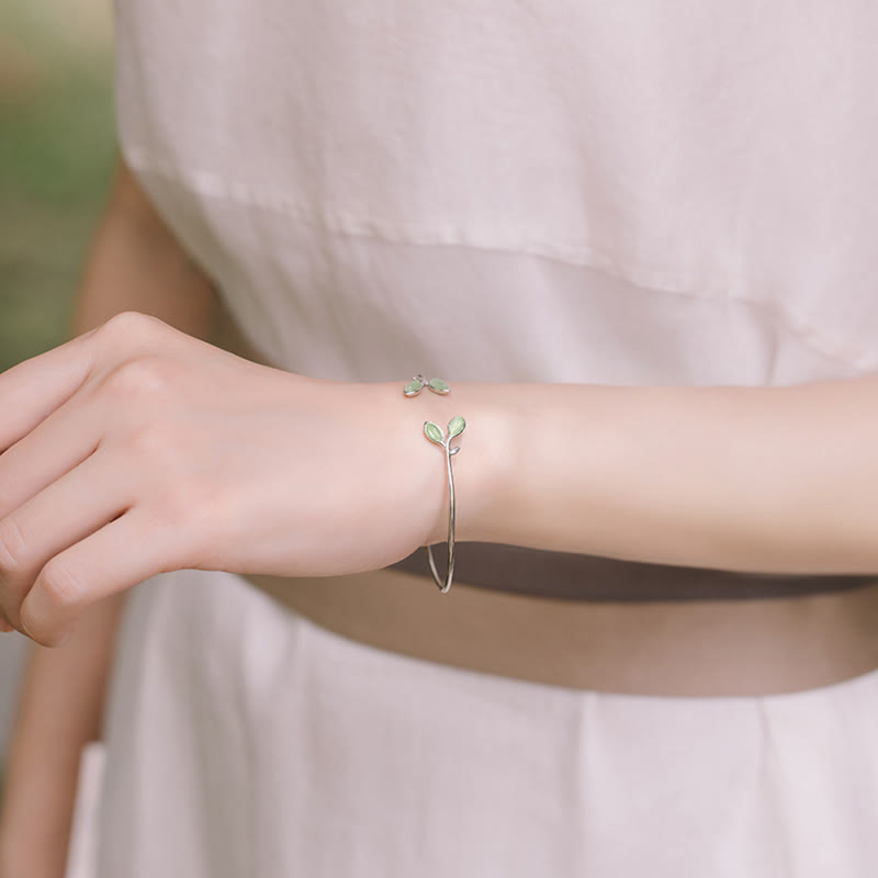 Nimara Ritual Leaf Pattern Cat Eye Support Cuff Bracelet Bangle