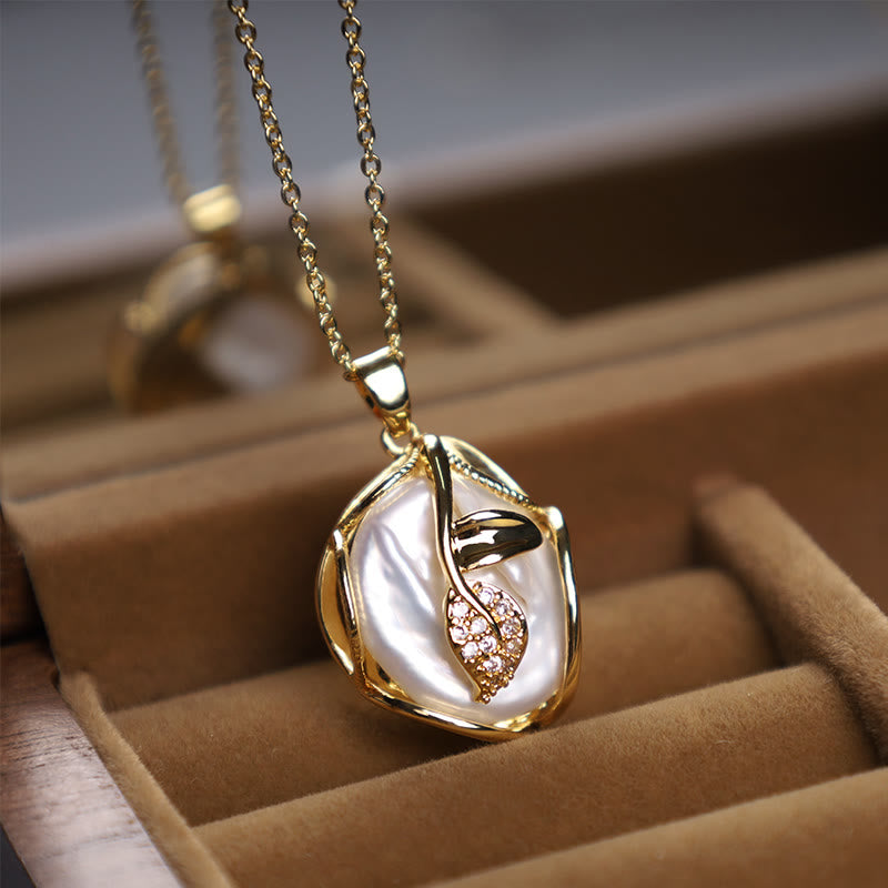Nimara Ritual 18K Gold Plated Copper Natural Baroque Pearl Flower Sincerity Necklace Pendant