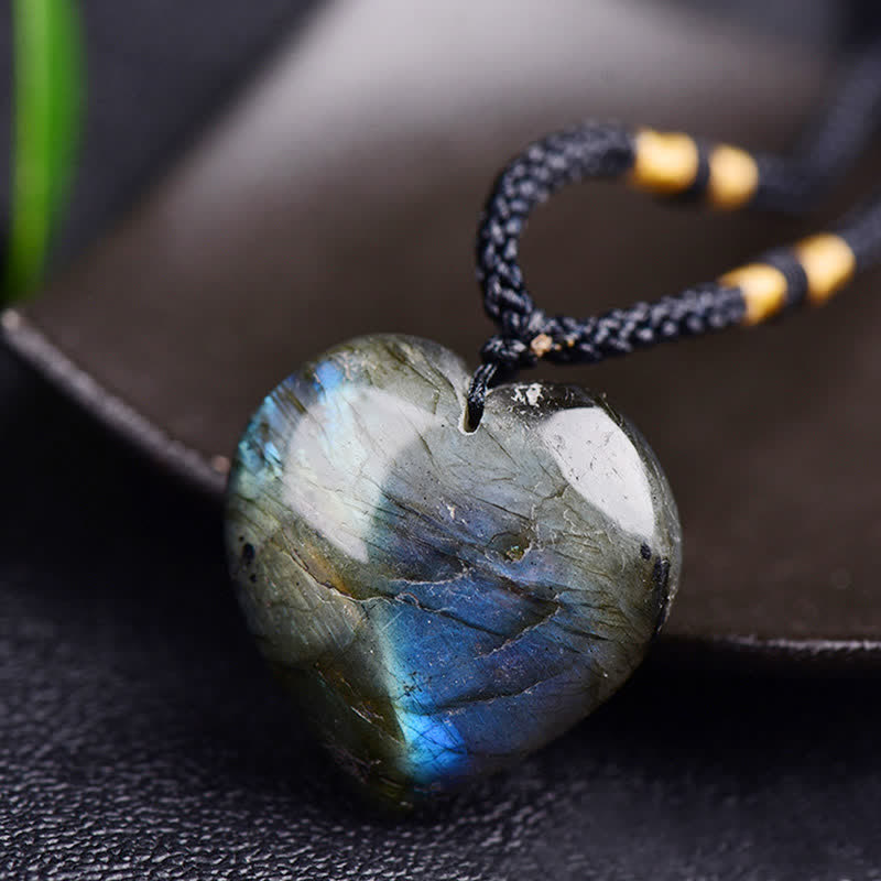 Nimara Ritual Labradorite Love Heart Support Necklace Pendant